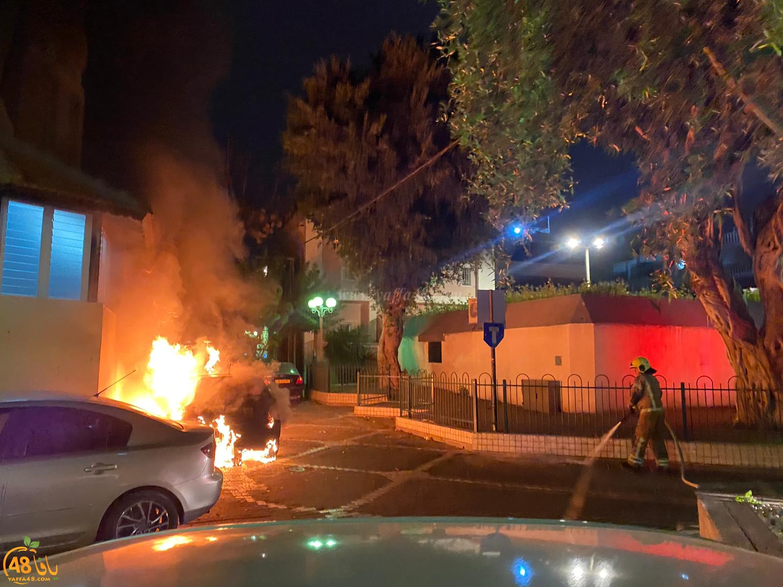 يافا: فجر اليوم - احتراق مركبة والاطفائية تهرع للمكان 